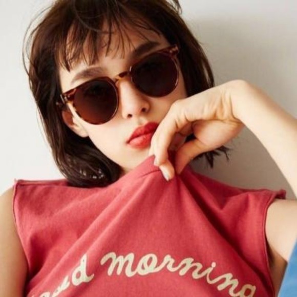 Meet your Posher, Zanita - Picture 1 of 1